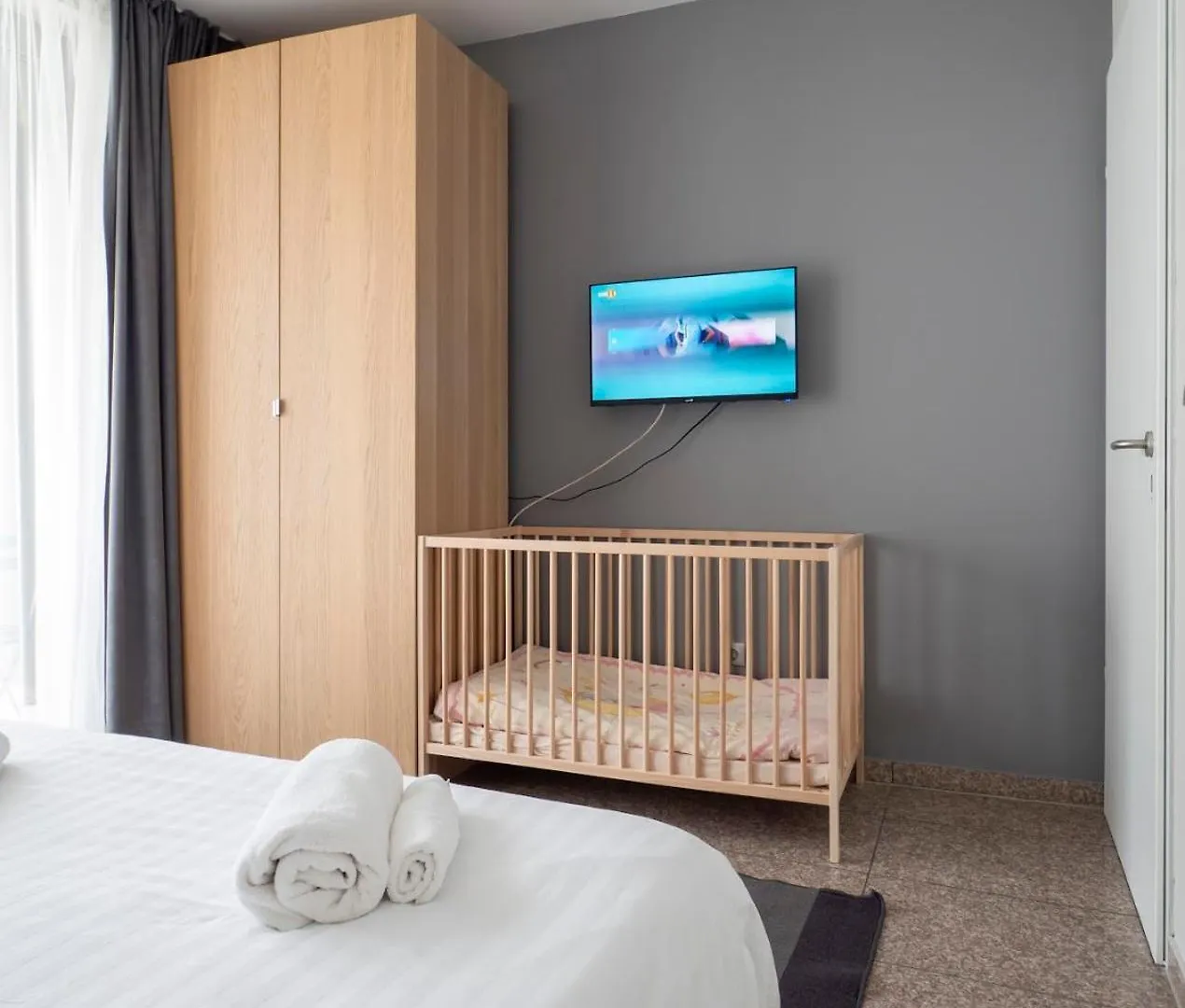 Cozy Apartment & Parking Next To St Sophia Hospital Sofia