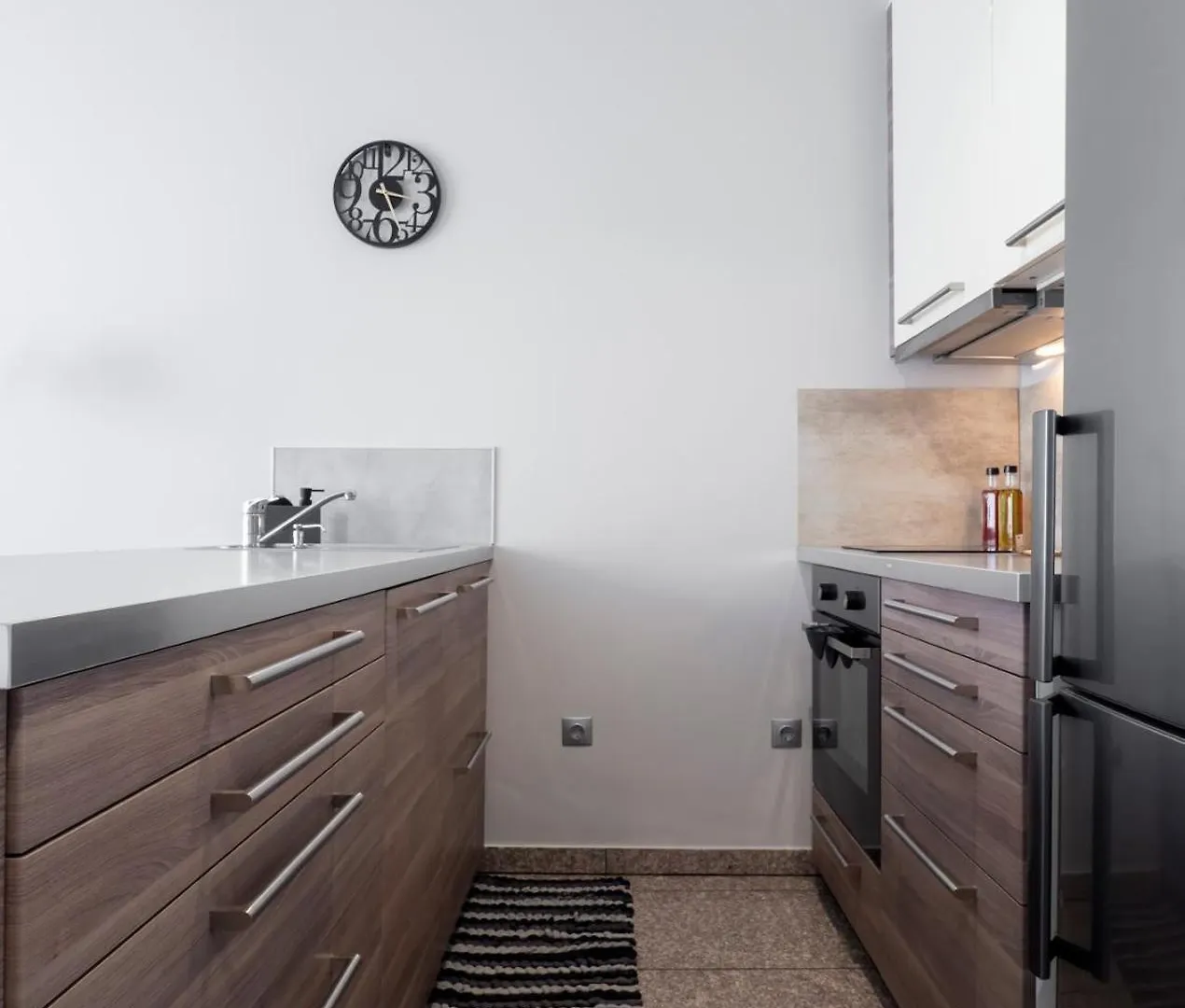 Cozy Apartment & Parking Next To St Sophia Hospital Sofia