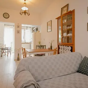 Apartment The Simple Place - Close To Slaveykov Square By Flat Mаnager, Sofia