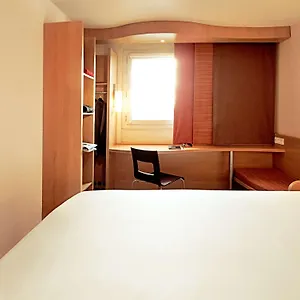 3* Hotel Ibis Airport