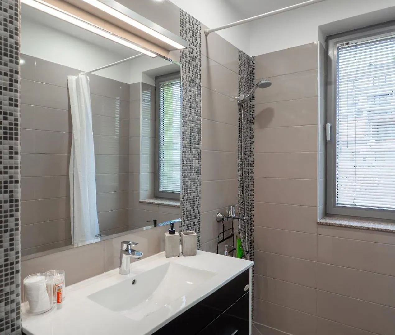 Cozy Apartment & Parking Next To St Sophia Hospital Sofia